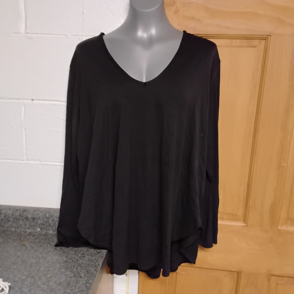 Women's Black V-Neck Top